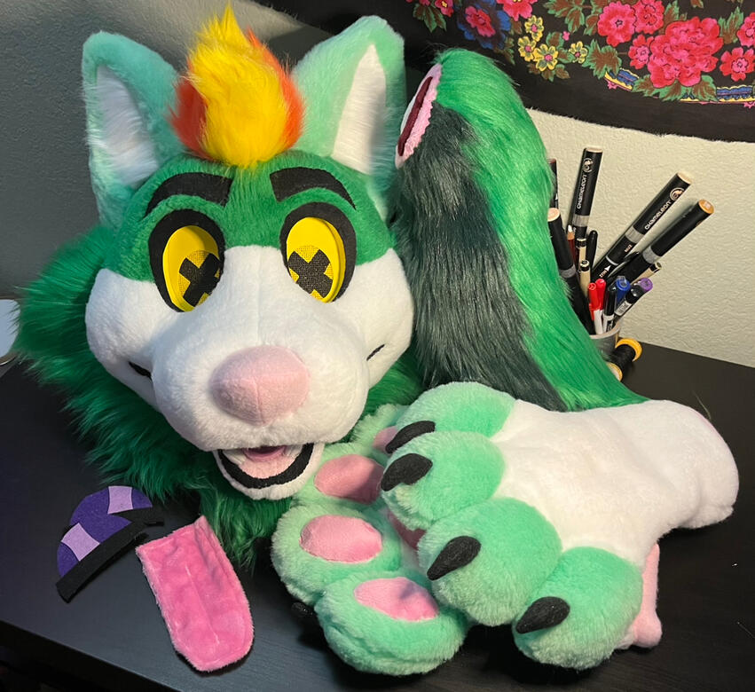 Stray the coyote. Mini-partial 2023