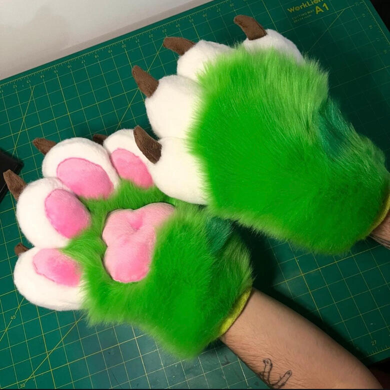 Scorpi handpaws. Commission work, 2024