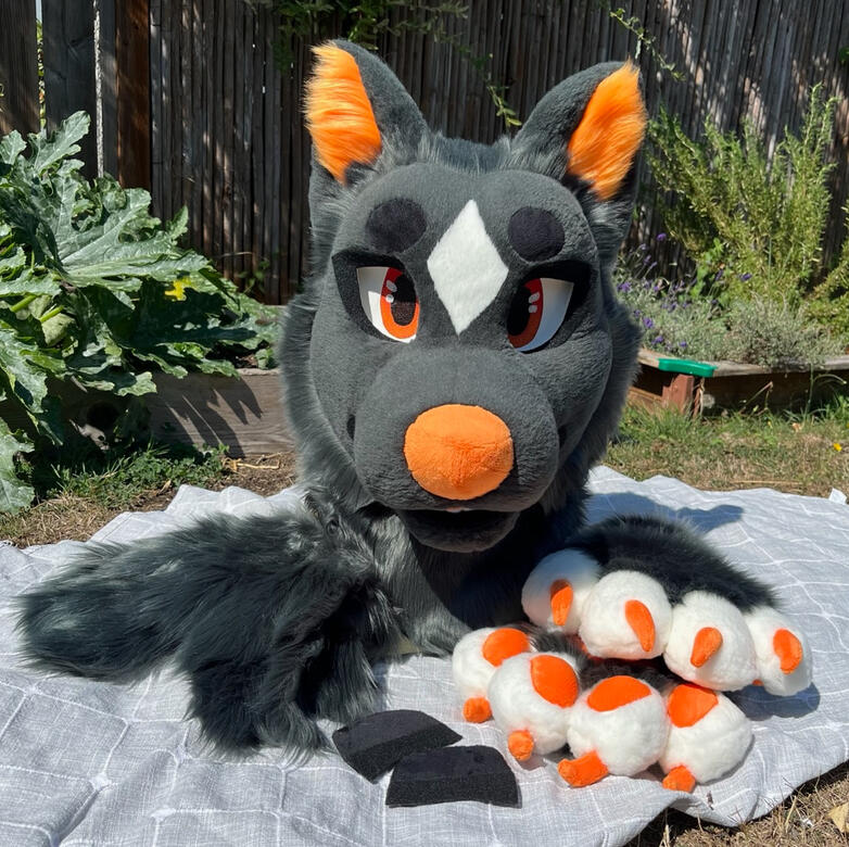 Wulf the werewolf. Head + paws commission, 2023